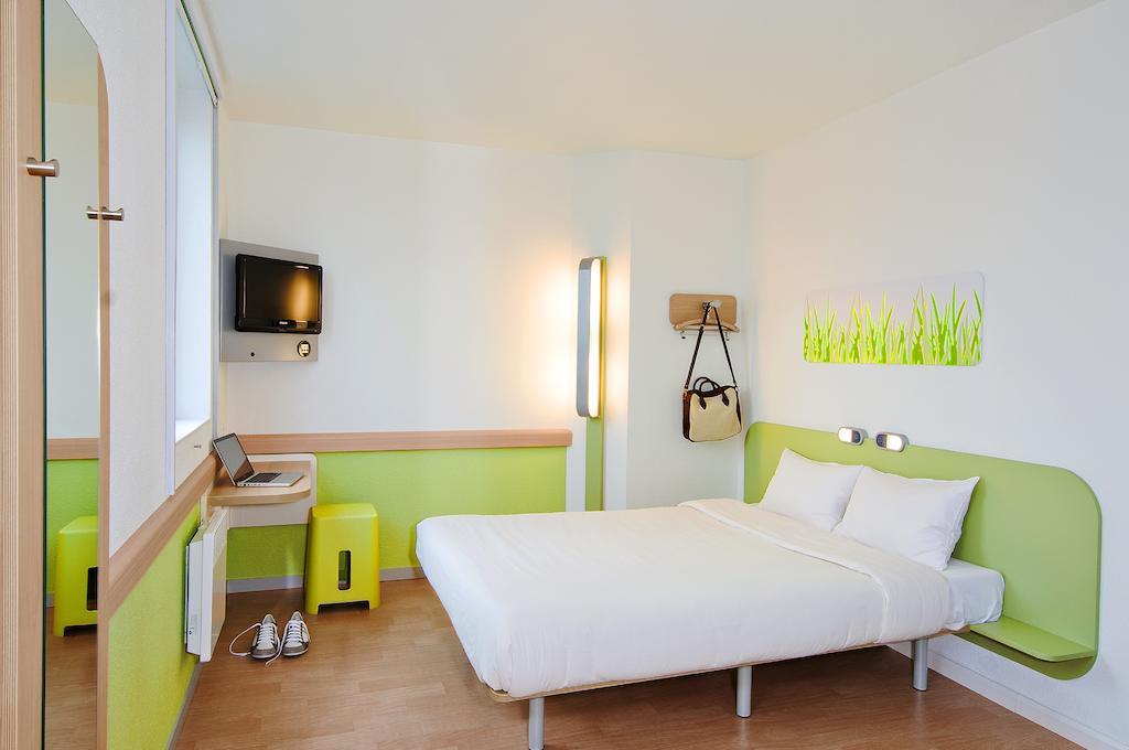 Ibis Budget Givet Kültér fotó