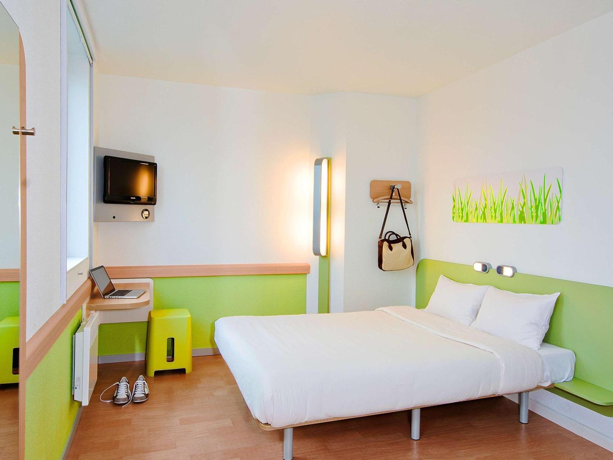 Ibis Budget Givet Kültér fotó