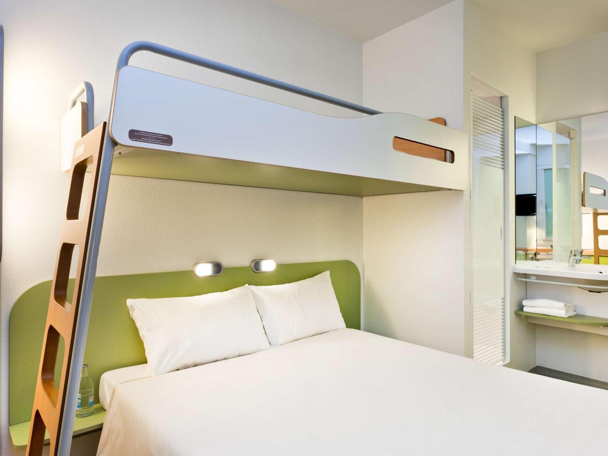Ibis Budget Givet Kültér fotó
