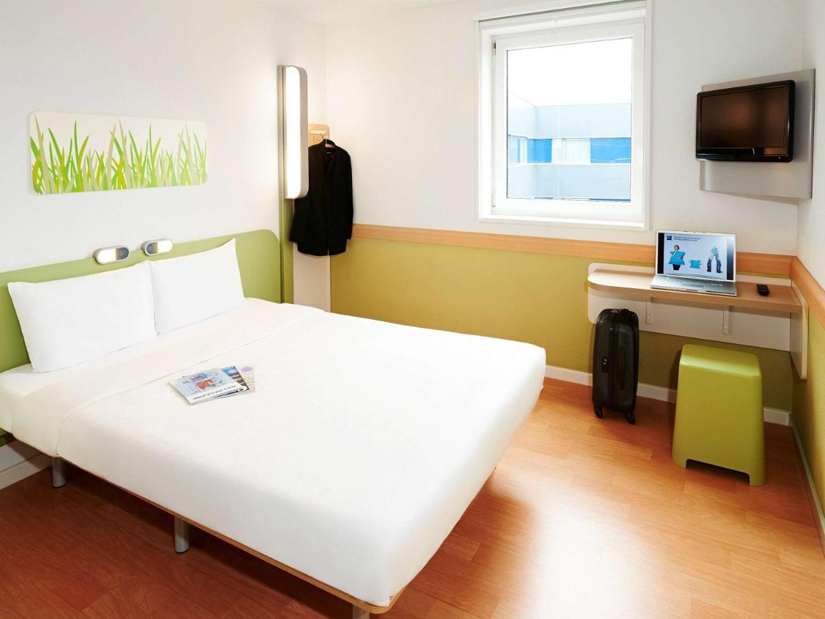 Ibis Budget Givet Kültér fotó